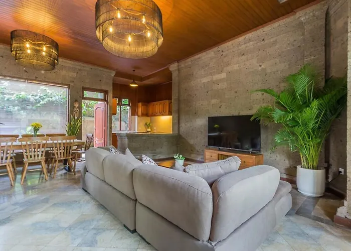 Castila Saraswati - Tranquil 4br In Kayu Aya Villa