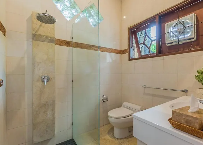 Villa Castila Saraswati - Tranquil 4br In Kayu Aya