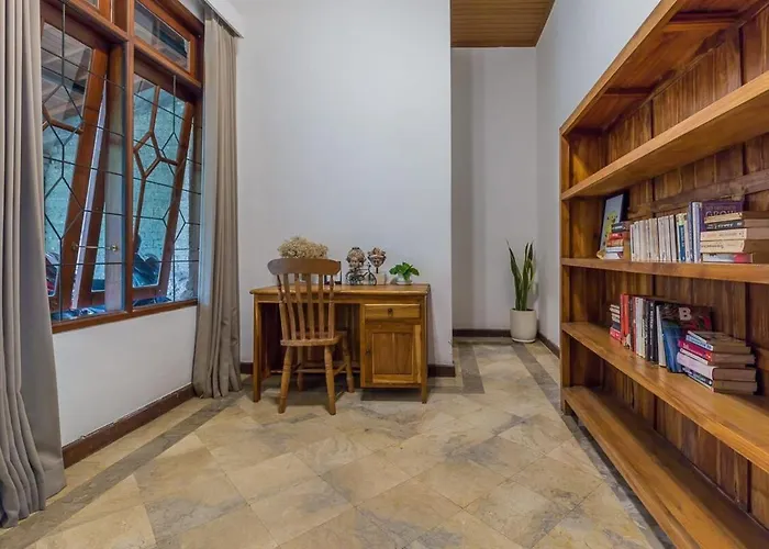 Villa Castila Saraswati - Tranquil 4br In Kayu Aya Seminyak (Bali)