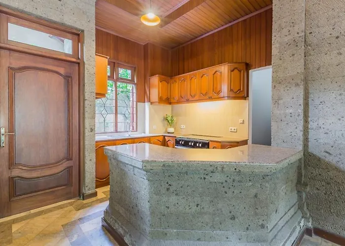 Castila Saraswati - Tranquil 4br In Kayu Aya